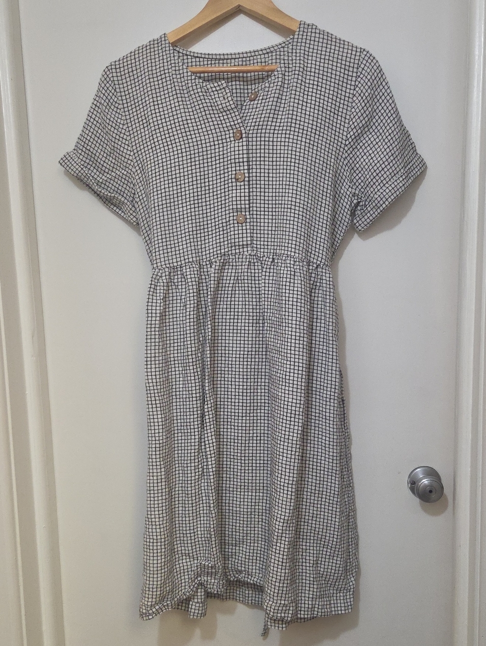 Checked 100% Linen Short-Sleeve Midi Dress in Cream and Black